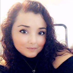 Meet your Posher, Edith